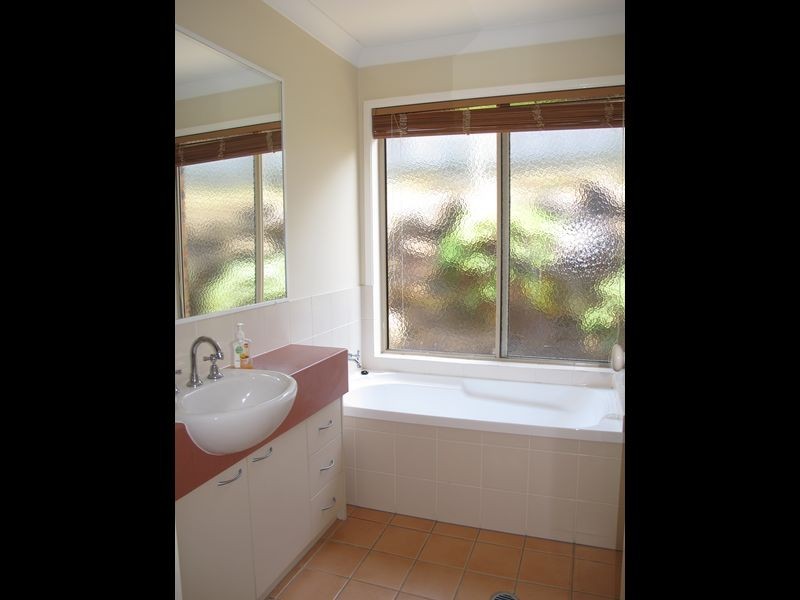 2 Calliandra Court, Carrara QLD 4211