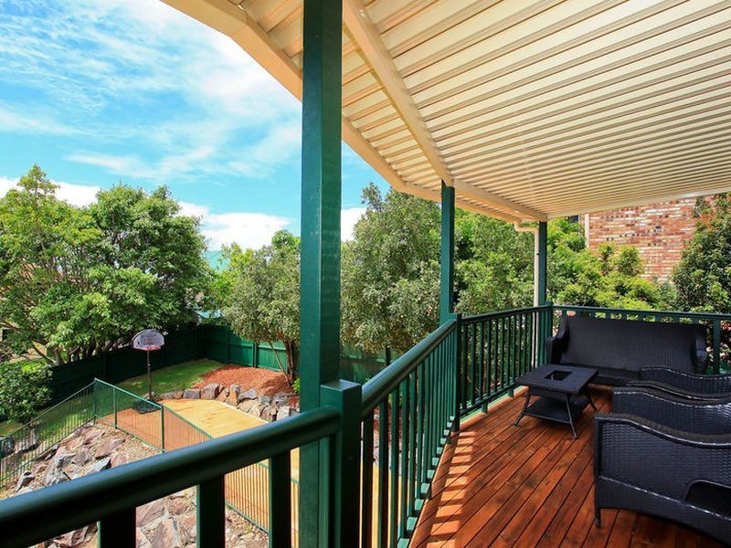 4 Bellavista Close, Highland Park QLD 4211