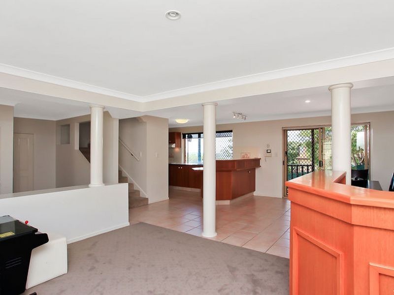 4 Bellavista Close, Highland Park QLD 4211