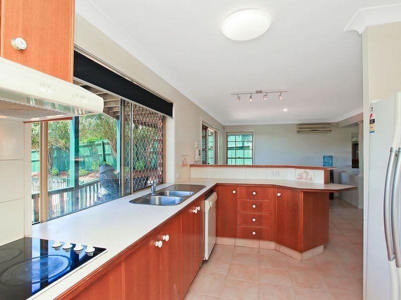 4 Bellavista Close, Highland Park QLD 4211