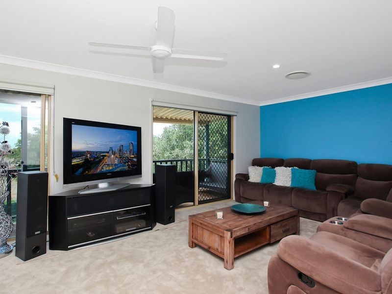4 Bellavista Close, Highland Park QLD 4211