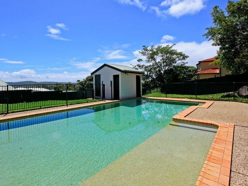 4 Bellavista Close, Highland Park QLD 4211
