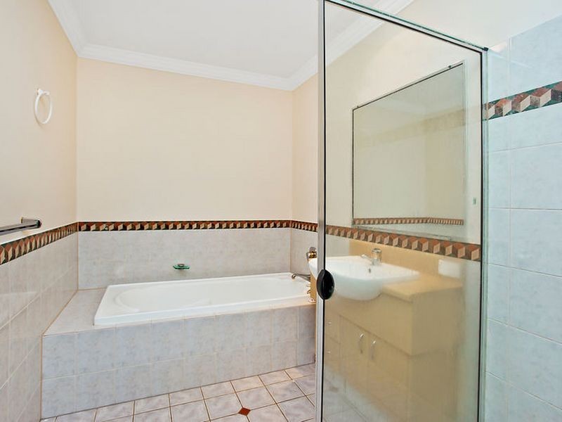 25/117 Palm Meadows, Carrara QLD 4211