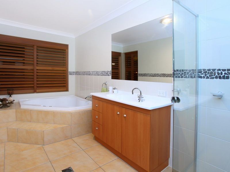 9 Blue Hill Court, Nerang QLD 4211