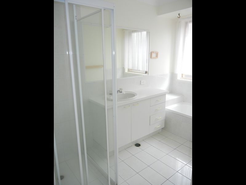 7 Yarandin Court, Worongary QLD 4213