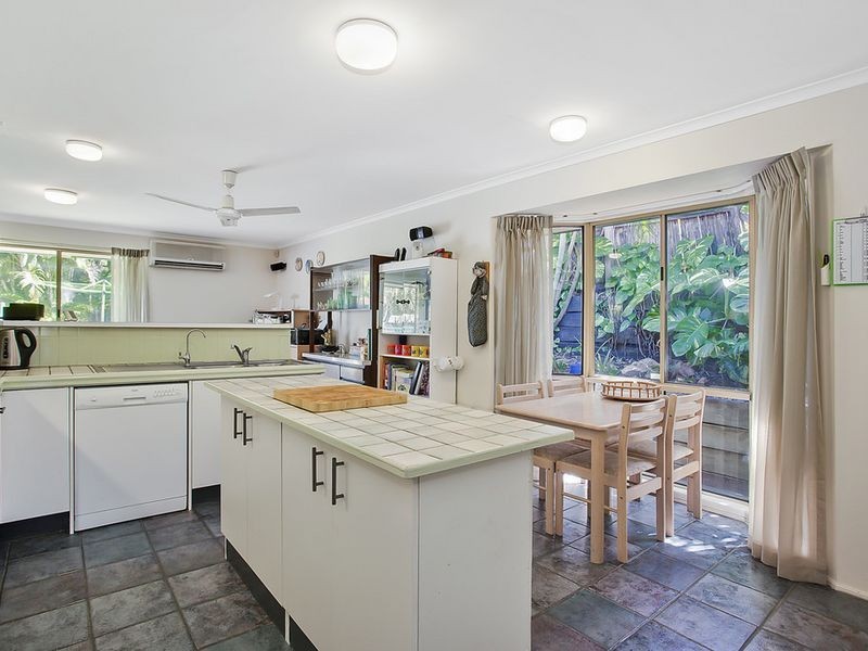 148 Alexander Drive, Highland Park QLD 4211