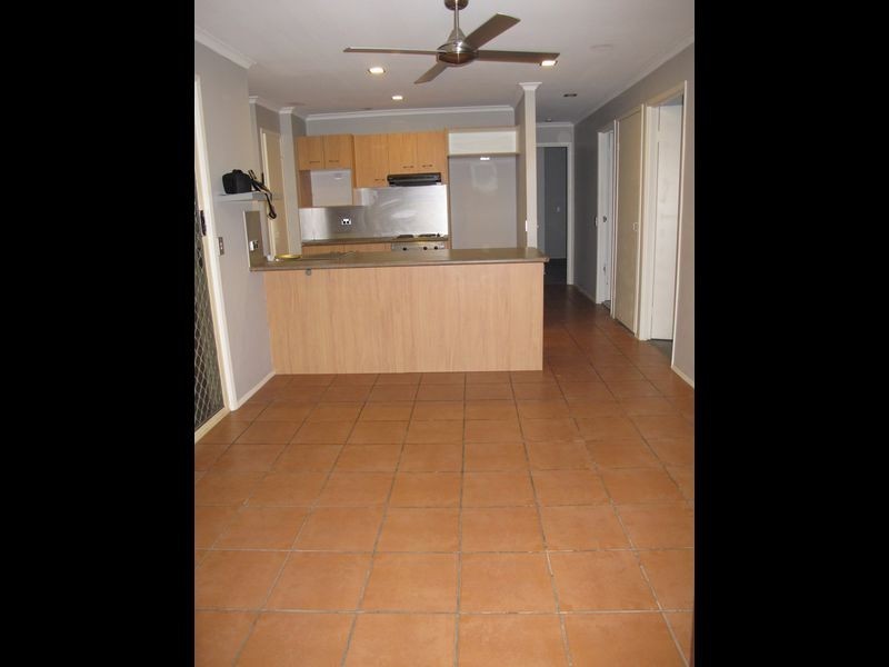3 Issell Place, Highland Park QLD 4211