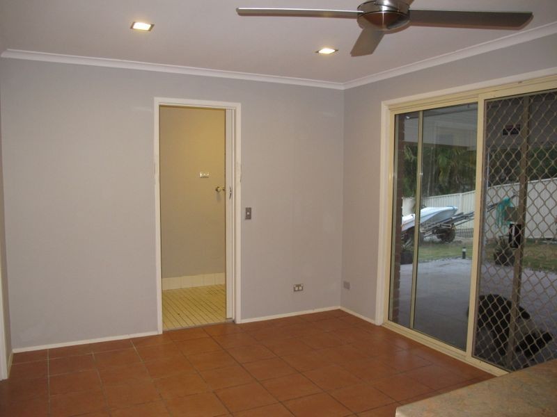 3 Issell Place, Highland Park QLD 4211