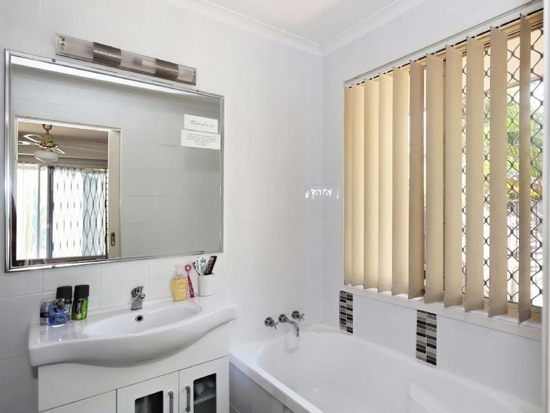 35 Sandalwood Terrace, Nerang QLD 4211