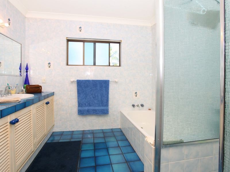 16 Maroong Crescent, Nerang QLD 4211