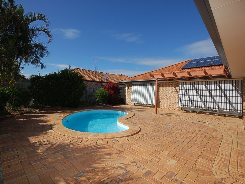 11 Fulmar Place, Burleigh Waters QLD 4220