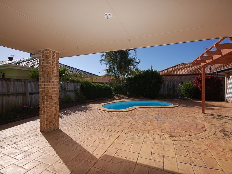 11 Fulmar Place, Burleigh Waters QLD 4220