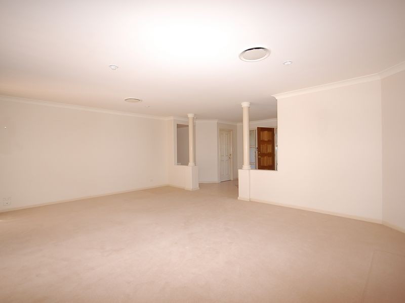 11 Fulmar Place, Burleigh Waters QLD 4220