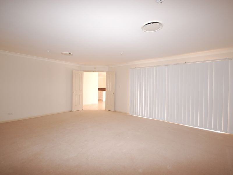 11 Fulmar Place, Burleigh Waters QLD 4220