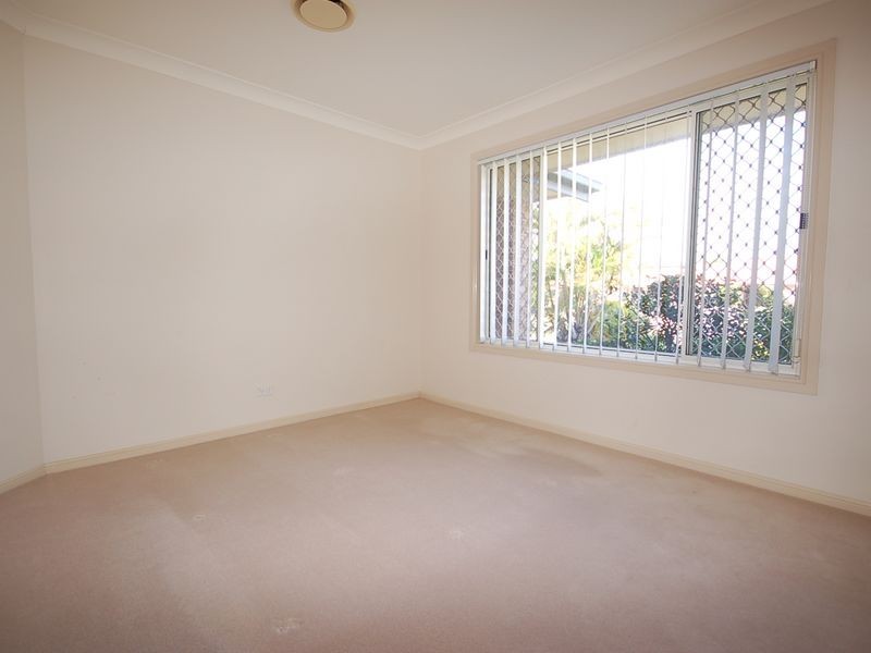 11 Fulmar Place, Burleigh Waters QLD 4220