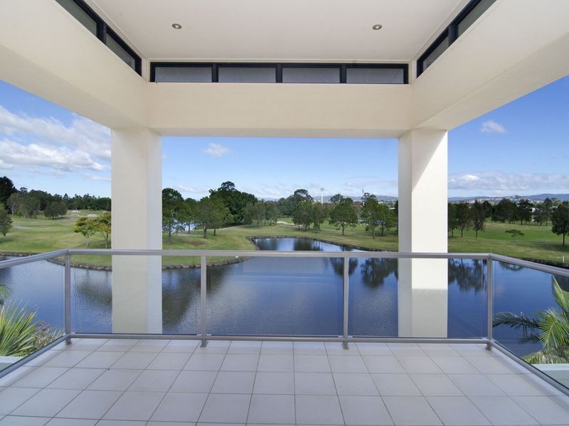 1034 Lakeview Terrace, Benowa QLD 4217