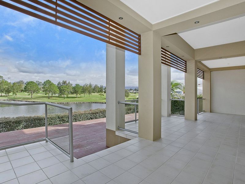 1034 Lakeview Terrace, Benowa QLD 4217