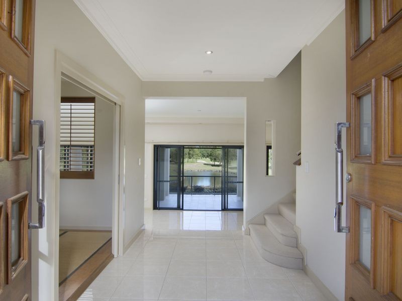 1034 Lakeview Terrace, Benowa QLD 4217