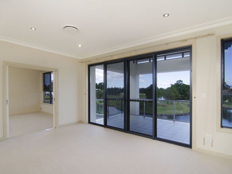 1034 Lakeview Terrace, Benowa QLD 4217