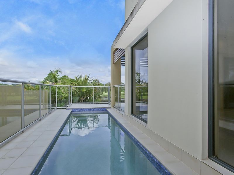 1034 Lakeview Terrace, Benowa QLD 4217