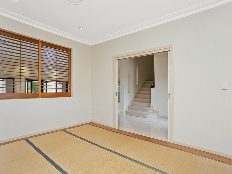 1034 Lakeview Terrace, Benowa QLD 4217