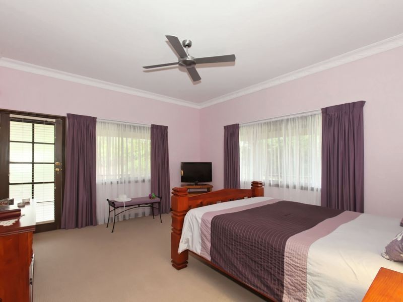 21 Josephine Terrace, Highland Park QLD 4211