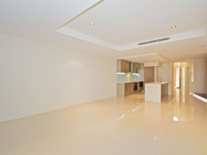 21 ‘Quay Views’ Emerald Islands Drive, Carrara QLD 4211