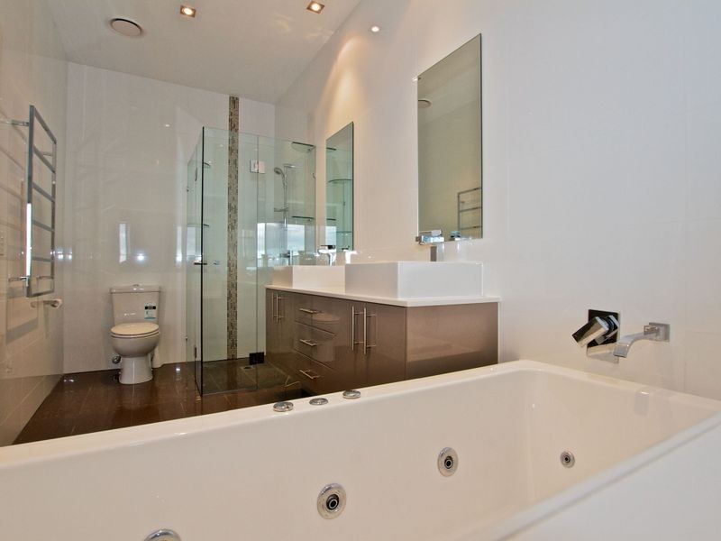 21 ‘Quay Views’ Emerald Islands Drive, Carrara QLD 4211