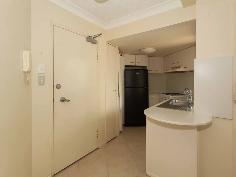 2/9 Stanhill Drive, Surfers Paradise QLD 4217