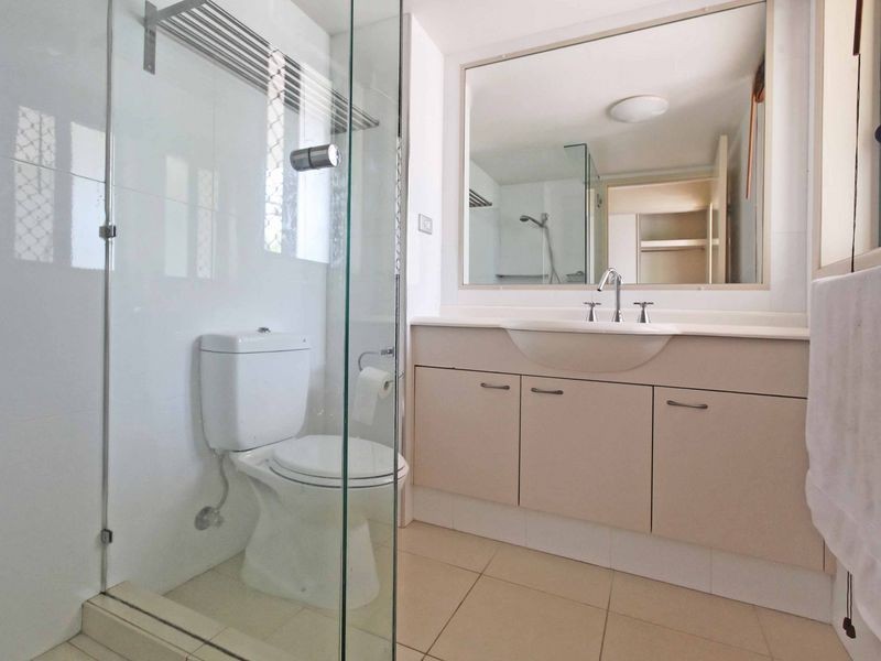 2/9 Stanhill Drive, Surfers Paradise QLD 4217