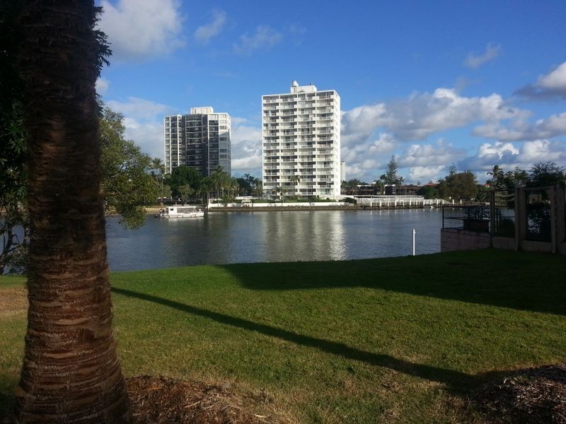 2/9 Stanhill Drive, Surfers Paradise QLD 4217