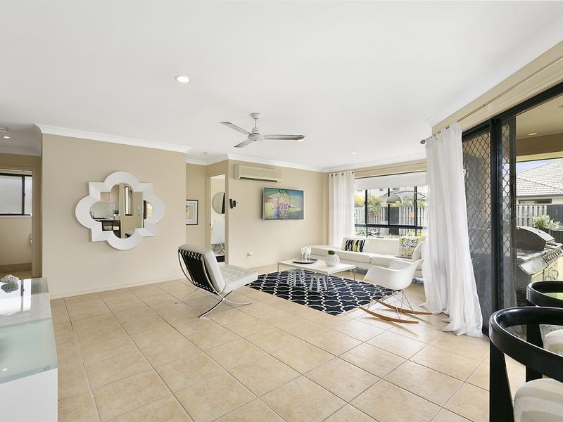 6 Savannah Avenue, Oxenford QLD 4210