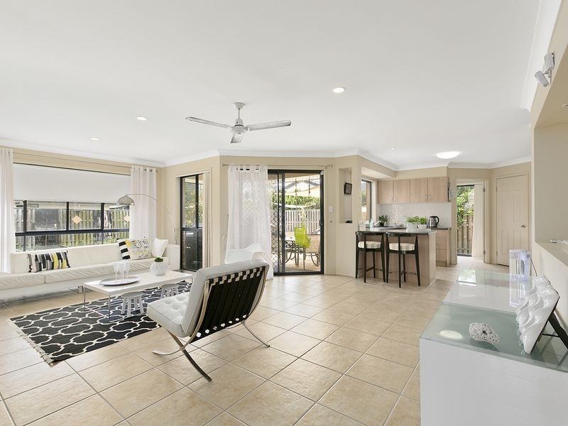 6 Savannah Avenue, Oxenford QLD 4210