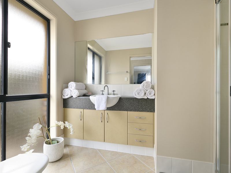 6 Savannah Avenue, Oxenford QLD 4210