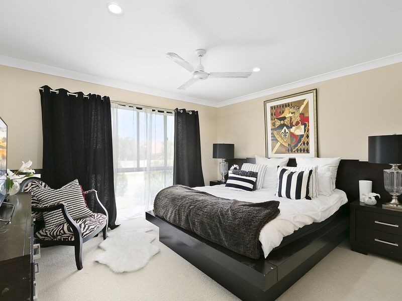 6 Savannah Avenue, Oxenford QLD 4210