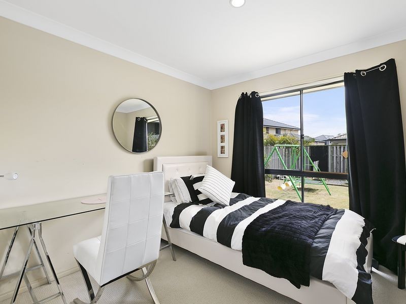 6 Savannah Avenue, Oxenford QLD 4210