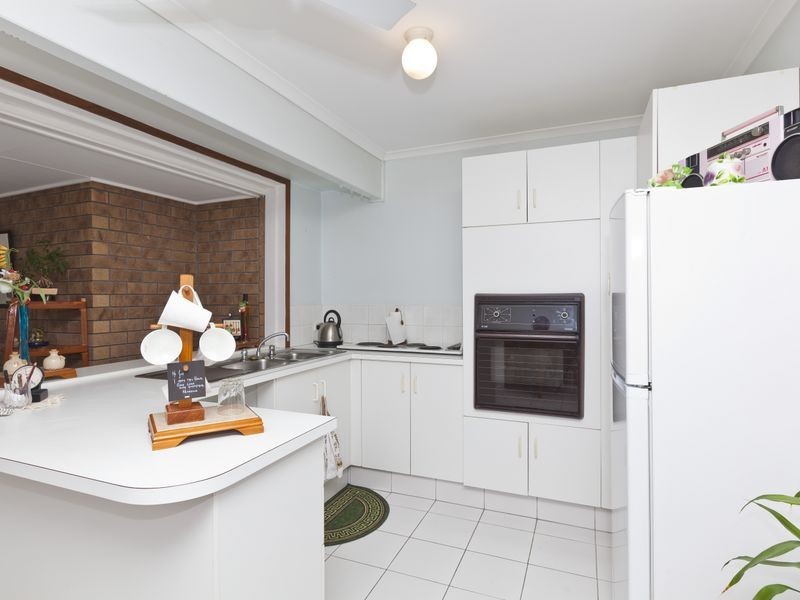 2/1 Wirth Terrace, Highland Park QLD 4211