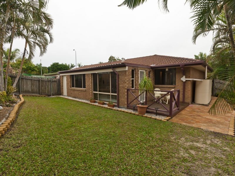 2/1 Wirth Terrace, Highland Park QLD 4211