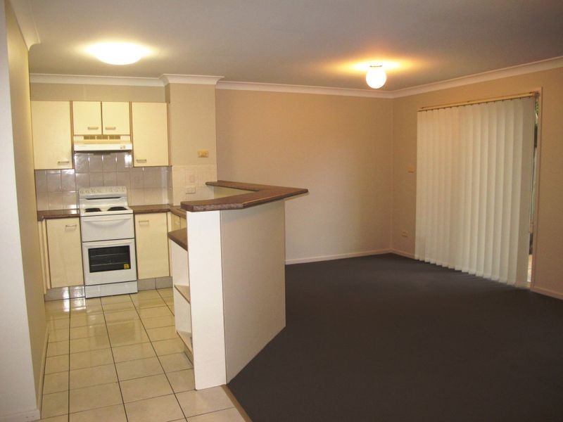 2/4 Bushmead Street, Nerang QLD 4211