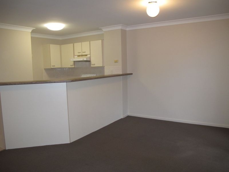 2/4 Bushmead Street, Nerang QLD 4211