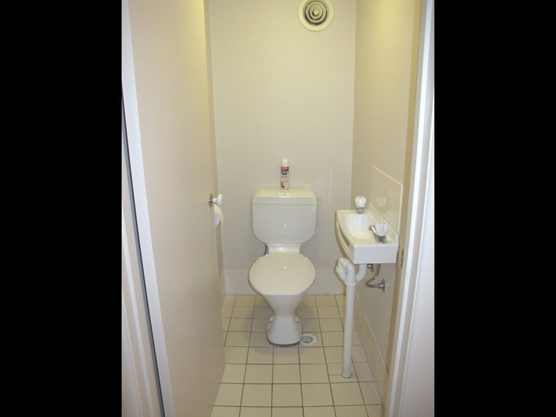 2/4 Bushmead Street, Nerang QLD 4211