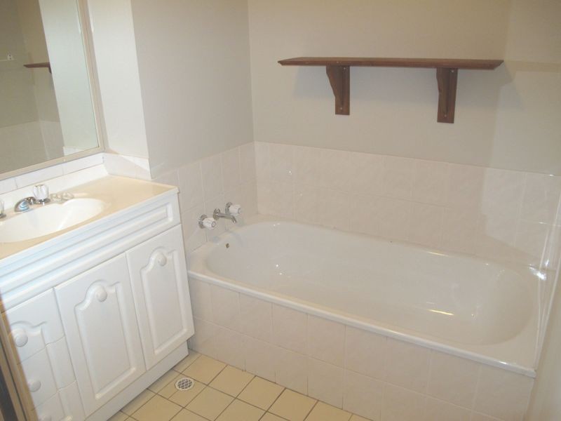 2/4 Bushmead Street, Nerang QLD 4211