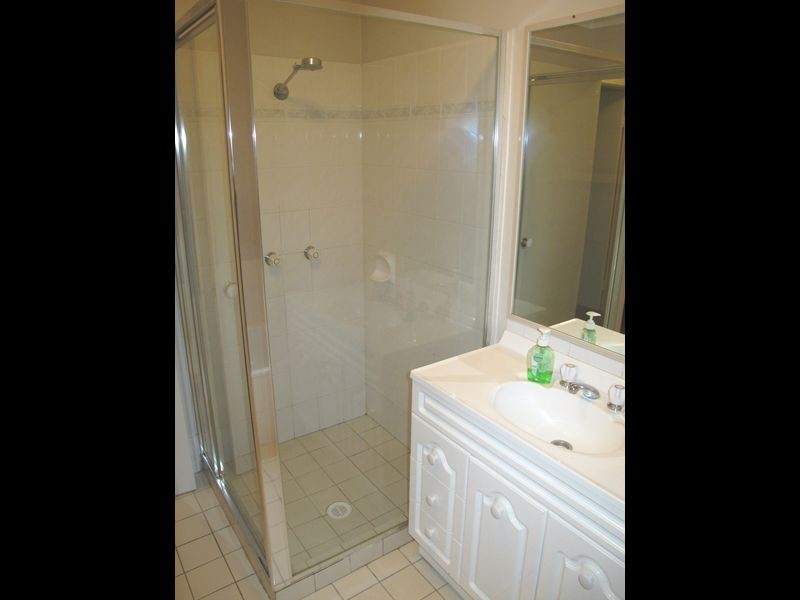 2/4 Bushmead Street, Nerang QLD 4211