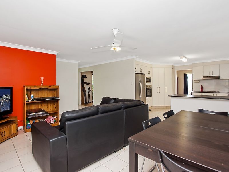 10 Kilmarnock Close, Highland Park QLD 4211