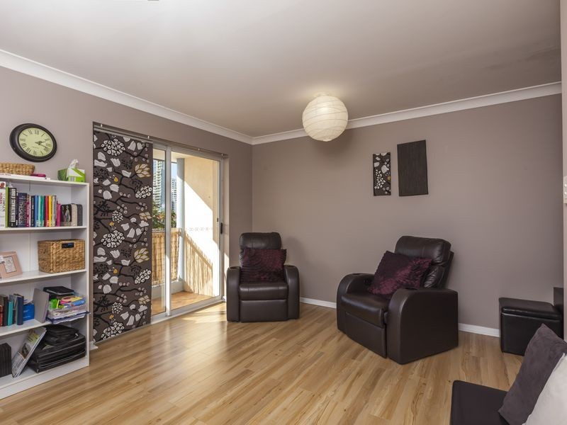 17/25 Darrambal Street, Surfers Paradise QLD 4217