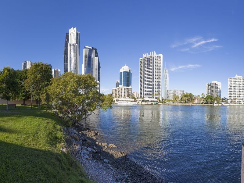 17/25 Darrambal Street, Surfers Paradise QLD 4217