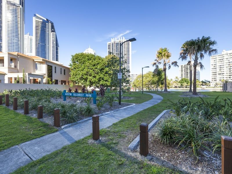 17/25 Darrambal Street, Surfers Paradise QLD 4217