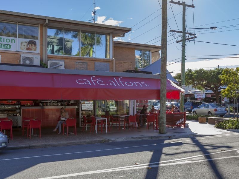 17/25 Darrambal Street, Surfers Paradise QLD 4217