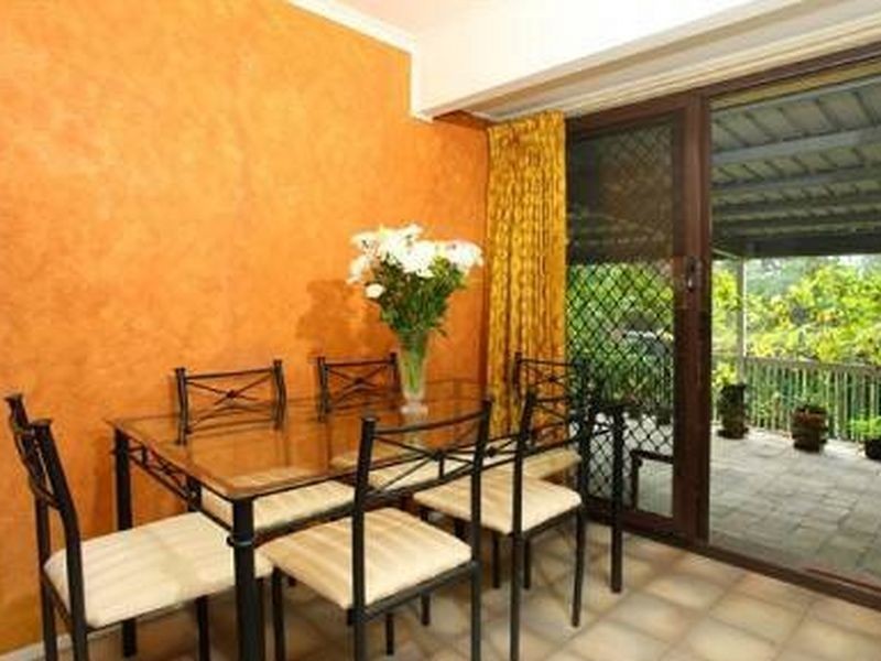 2/4 Gumbeel Court, Highland Park QLD 4211