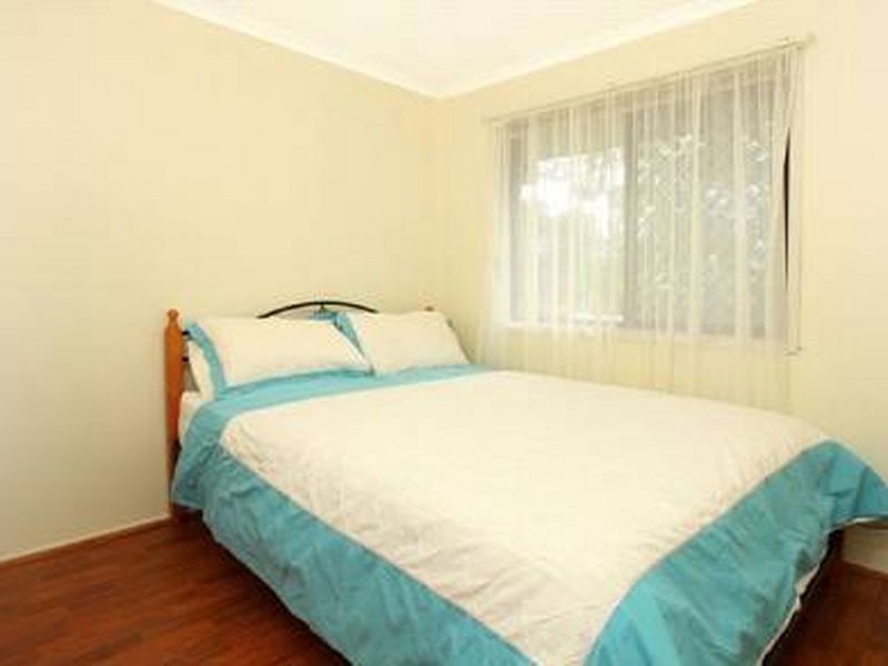 2/4 Gumbeel Court, Highland Park QLD 4211